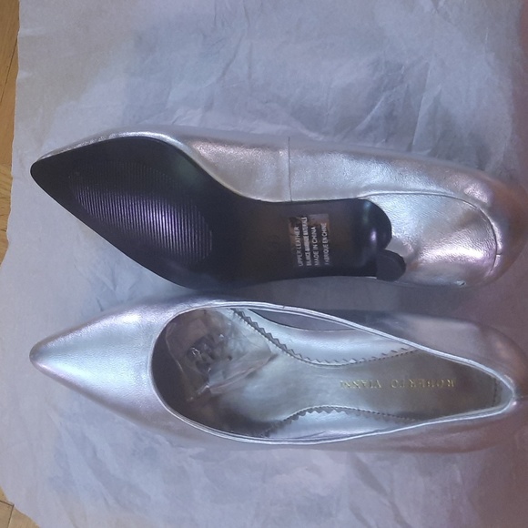 Roberto Vianni Silver Kitten Heels | Size 6.5 | Brand New No Box - Picture 3 of 6